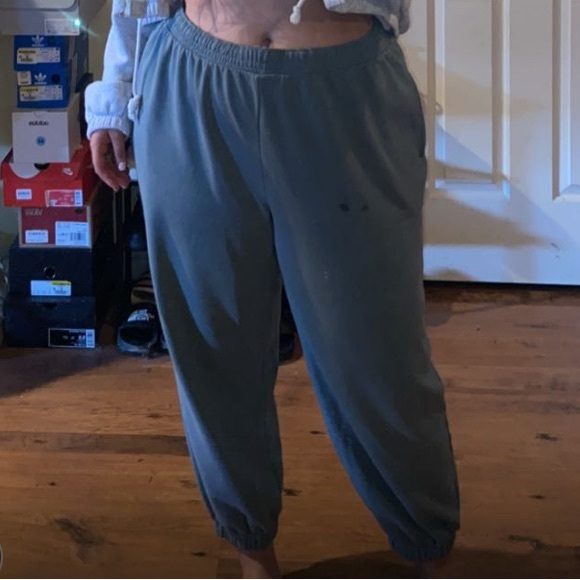 H&M Women’s Sweatpants - Picture 2 of 5